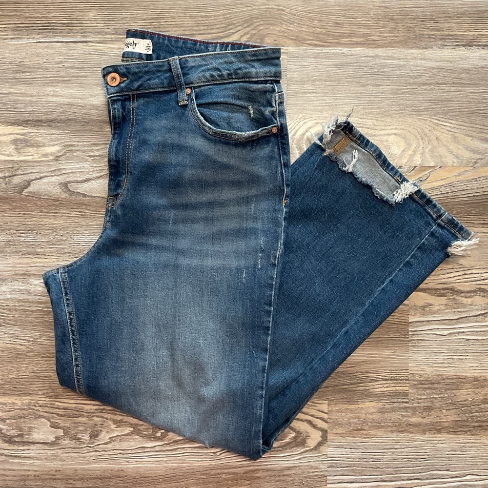 edgely Relaxed Straight Leg Super High Rise Distressed Medium Rinse Jeans 18